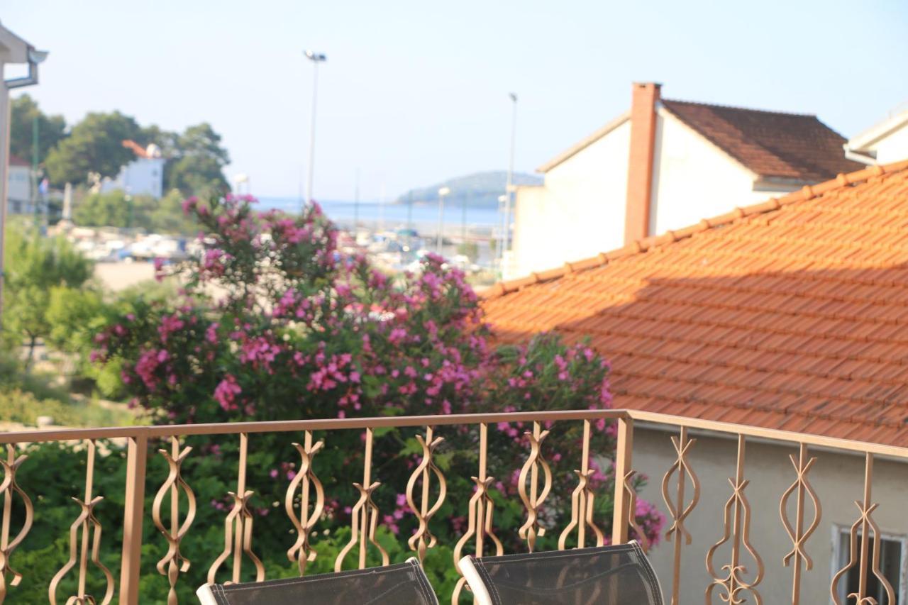 Apartment Grgas-Tucilo Zablace Exterior photo